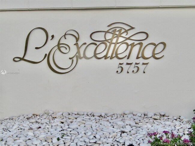 Building Photo - 5757 Collins Ave