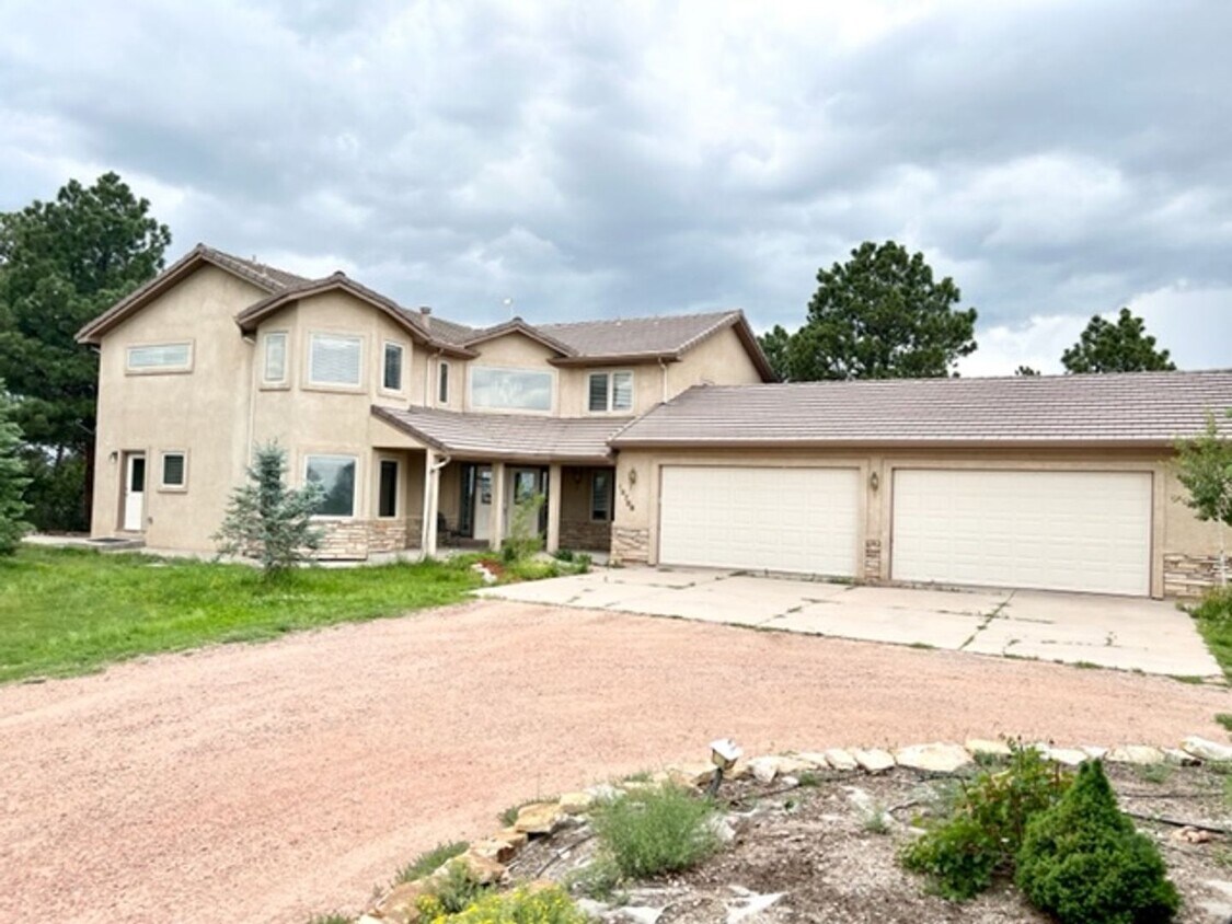 Foto principal - * Rare Find* 5 Bedroom Larkspur Home on 37...