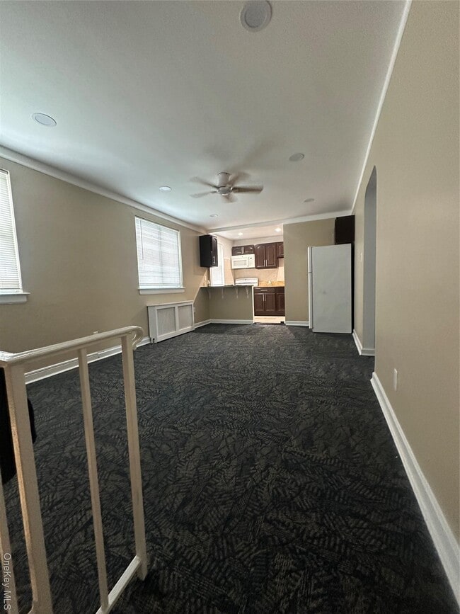 Foto del edificio - 72-05 Little Neck Pkwy