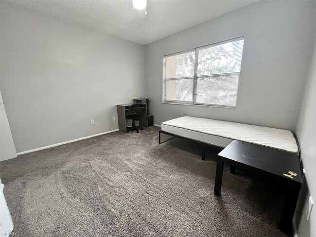 Foto del edificio - 1 br, 1 bath Condo - 4411 Shady Terrace La...