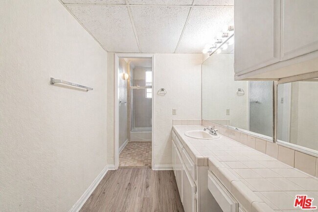 Foto del edificio - 5640 Franklin Ave