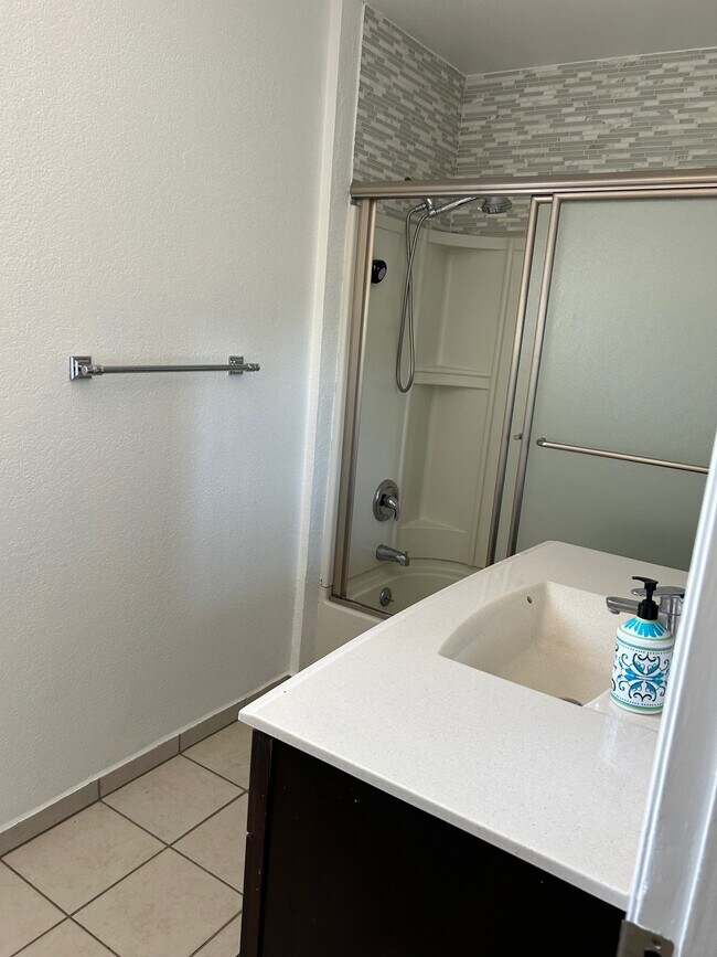 Foto del edificio - 2752 Dalemead St