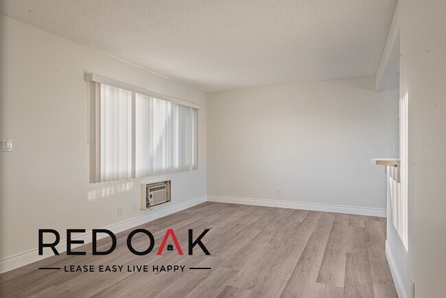 Foto del edificio - Gorgeous Two Bedroom with Lots of Natural ...