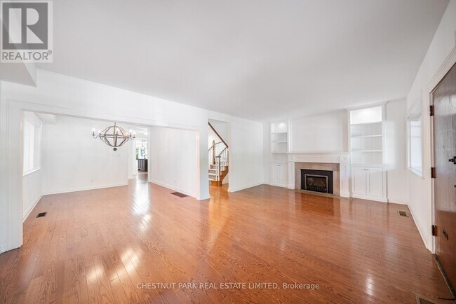 Photo du bâtiment - 155 Hammersmith Ave