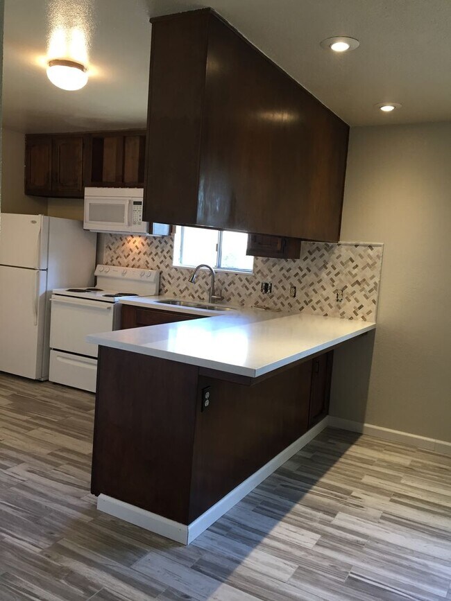 Foto del edificio - 407/409E. Alexander