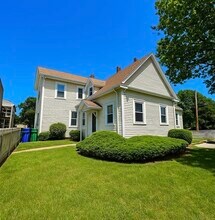 Building Photo - 284 Melrose St