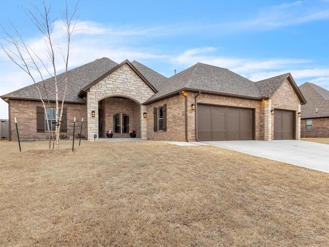 Building Photo - 1027 Kimberlin Ln