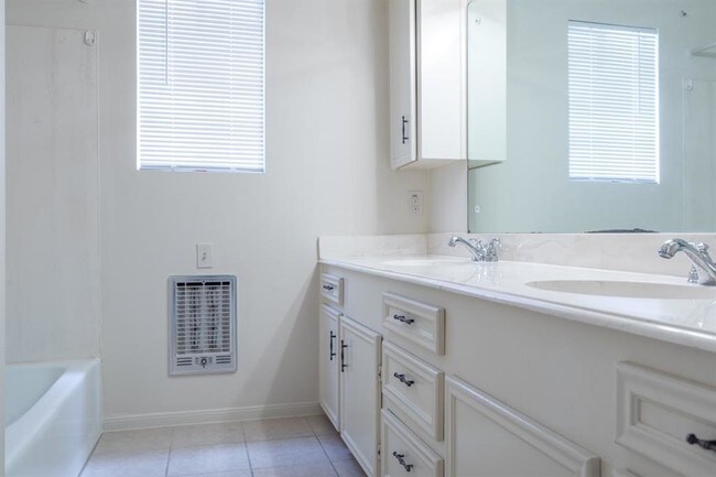 Foto del edificio - 6306 N 1st St