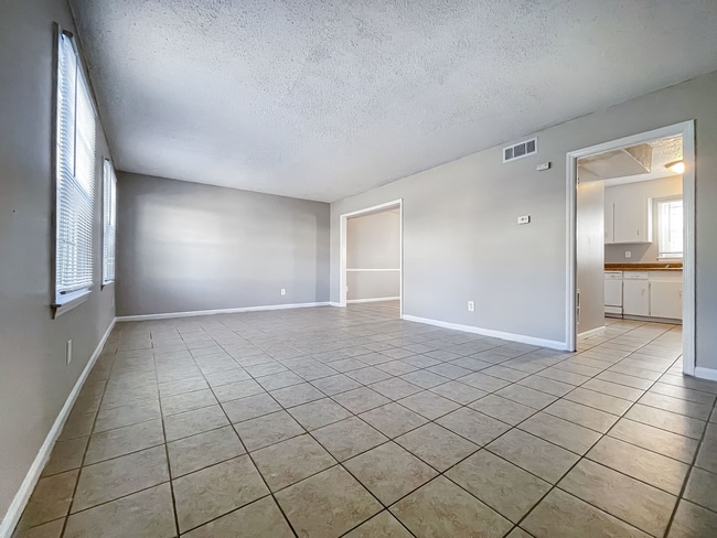 Charlotte NC Apartments For Rent | Arcadian Village | Spacious Living Area - Arcadian Village Apartment Homes