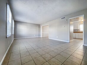 Charlotte NC Apartments For Rent | Arcadian Village | Spacious Living Area - Arcadian Village Apartment Homes