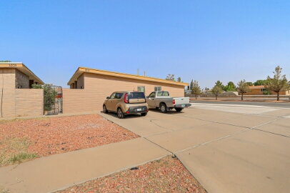 Foto del edificio - 2 bedroom, 1 bathroom single-story duplex
