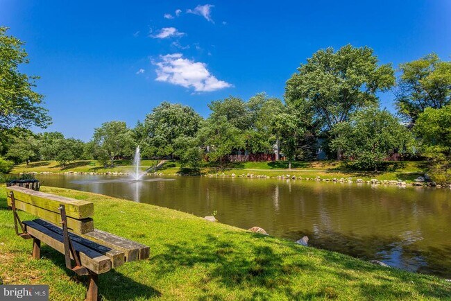 Foto del edificio - 1851 Sharwood Pl