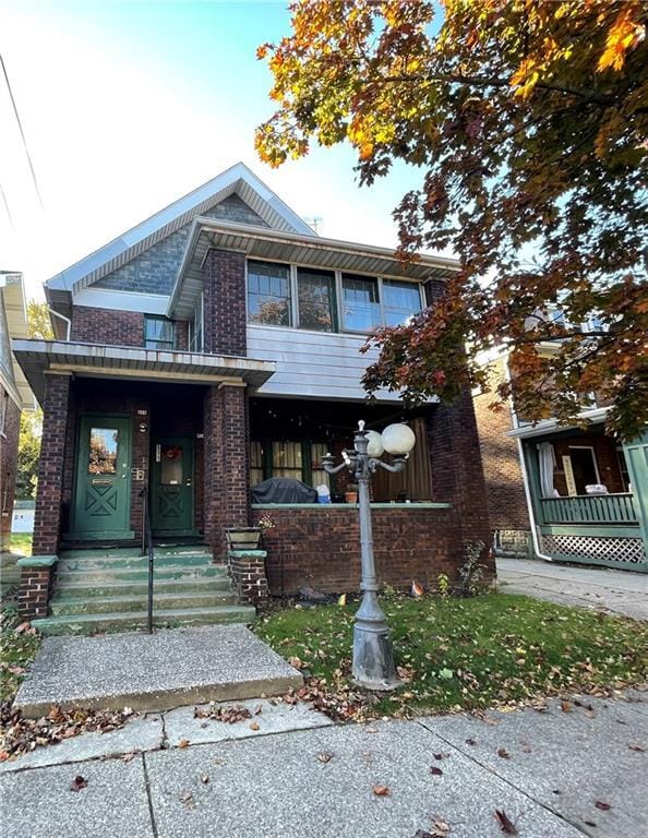 Building Photo - 909 W 9th St