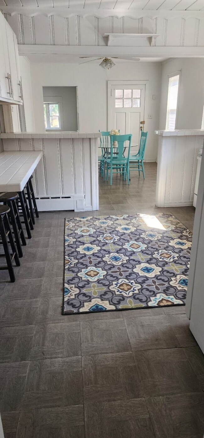 Foto del edificio - 10850 Parkside Ave