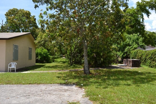 Foto del edificio - 2424 NW 21st St