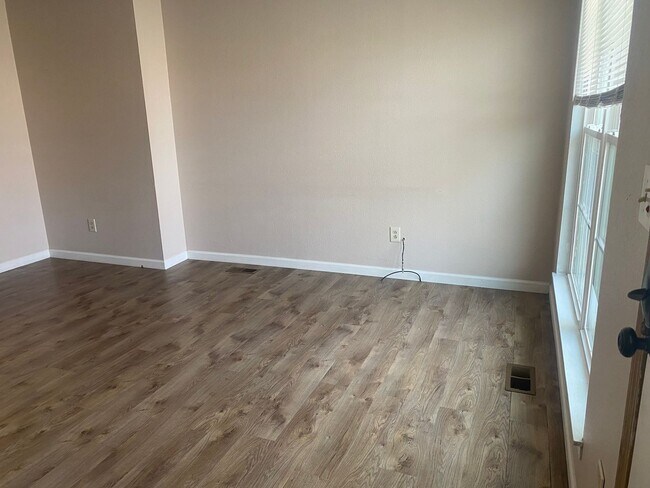 Foto del edificio - 1290 Milo Cir