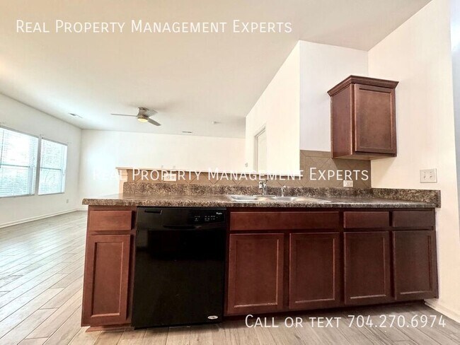 Foto del edificio - 9851 Hanberry Blvd
