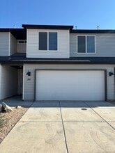 Building Photo - 381 W 2025 N