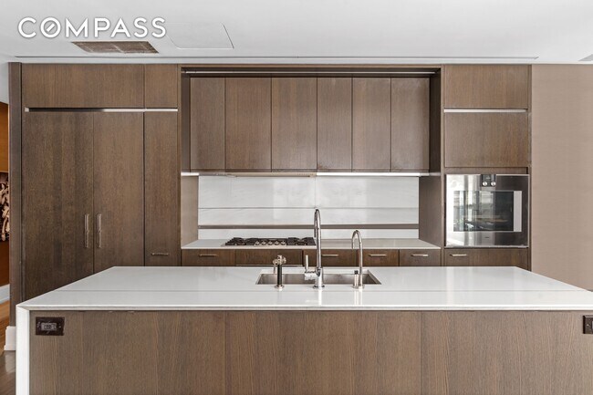 Foto del edificio - 301 E 50th St