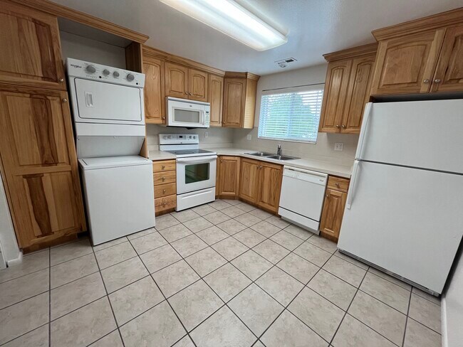 Building Photo - 378 S 150 W
