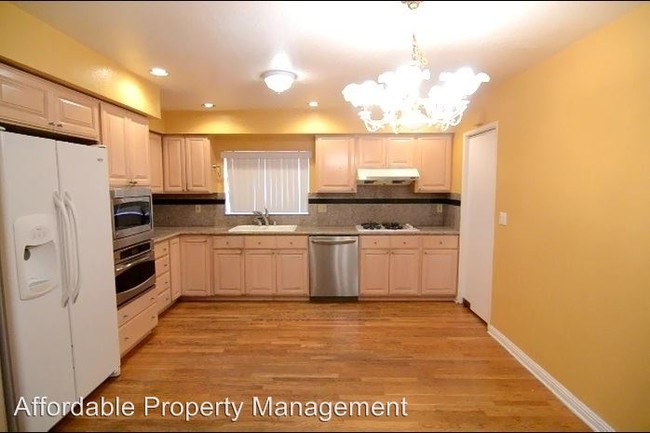 Building Photo - 40707 Canyon Heights Dr