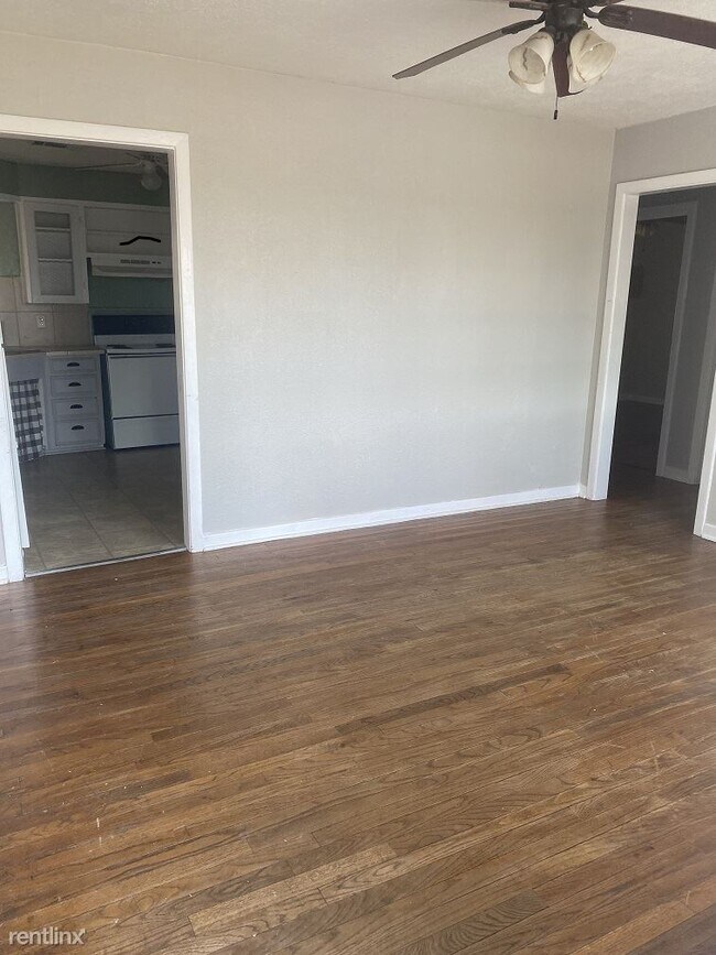 Building Photo - 2 br, 1 bath House - 12712 Tonkaway Lake Rd