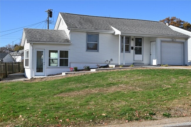 Building Photo - 9510 Lydell Dr