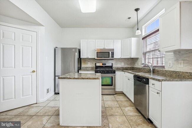 Building Photo - 8360 Hunter Murphy Cir