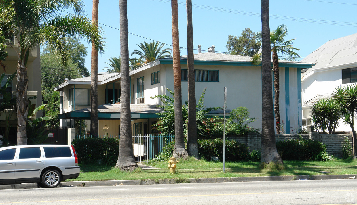 Foto principal - 4331 Laurel Canyon Blvd