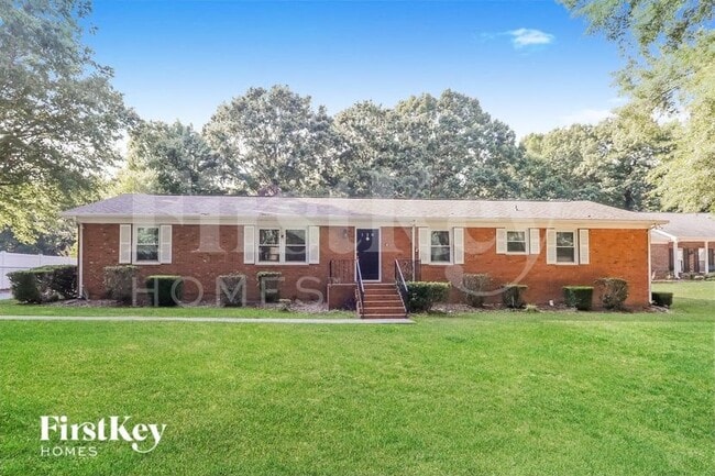 Building Photo - 120 Keowee Cir