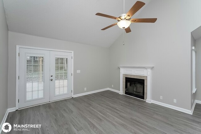 Building Photo - 1226 Highland Hills Dr, La Vergne, TN 37086