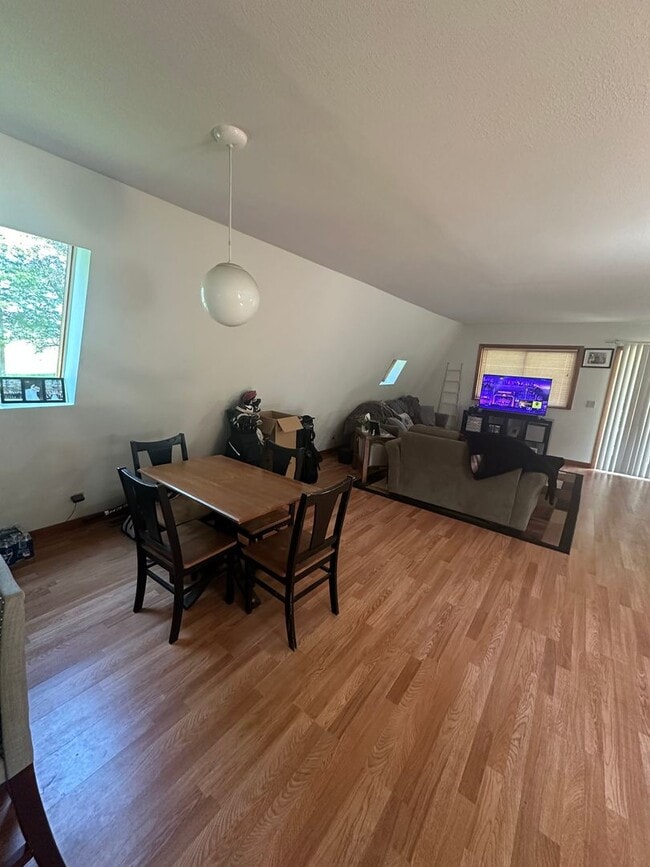 Building Photo - 2 Bedroom, 2 Bath, with Double Garage.