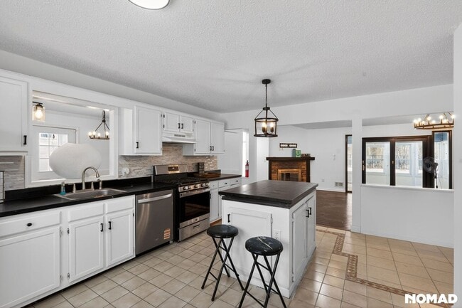 Foto del edificio - 102 Oak Glen Rd