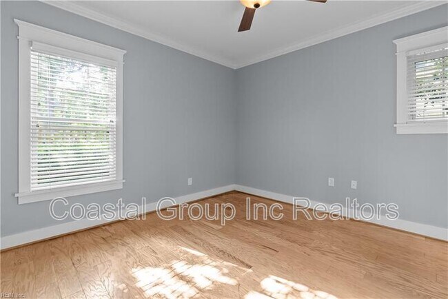 Foto del edificio - C-GR-9514 25th Bay Street - 1