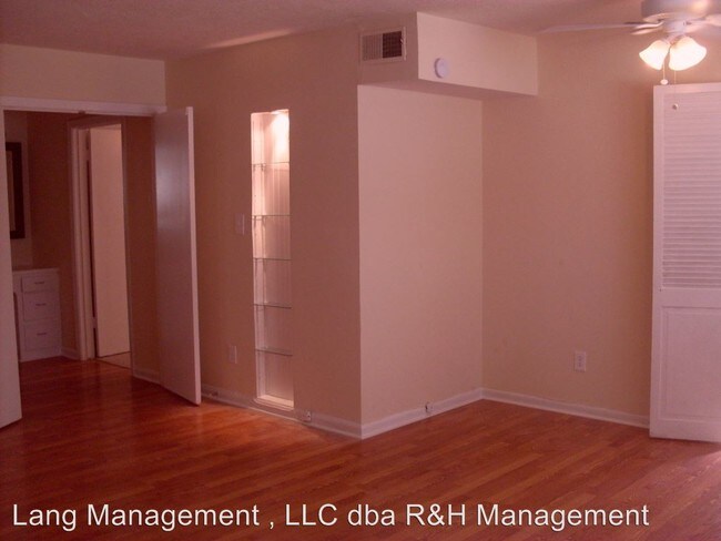 Foto del edificio - 8723 Ilona Ln