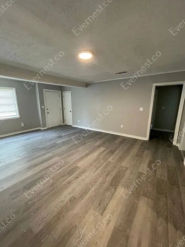 Building Photo - 314 Josanna St