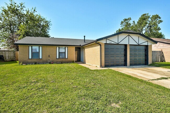 Building Photo - Beautiful 3BD/2BTH Home in the Heart of Yu...