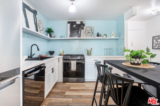 Foto del edificio - 9950 Durant Dr