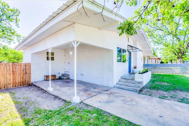 Foto del edificio - 1328 S Tyler St