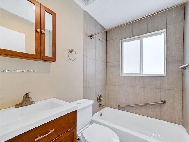 Foto del edificio - 1520 NE 14th Terrace