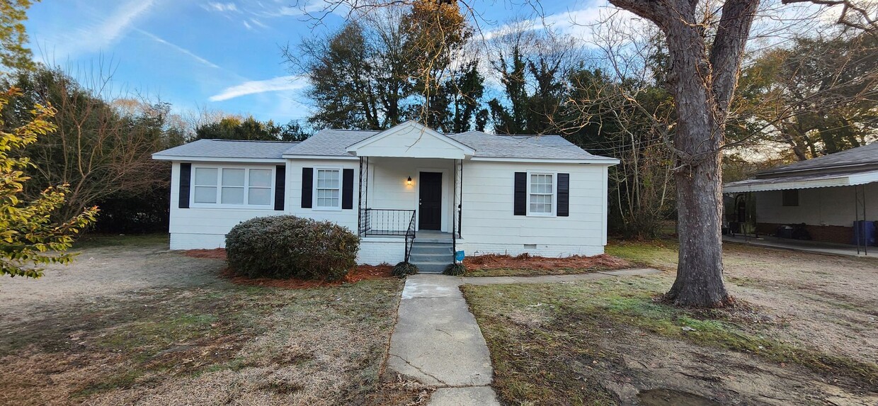 Foto principal - 3 Bedroom Home in Columbus, GA