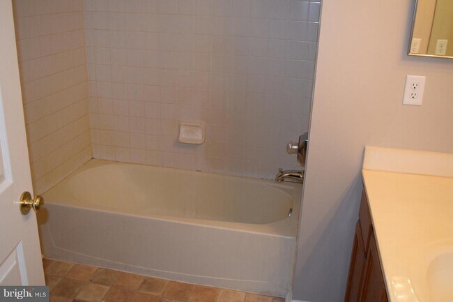 Building Photo - 9060 Gracious End Ct