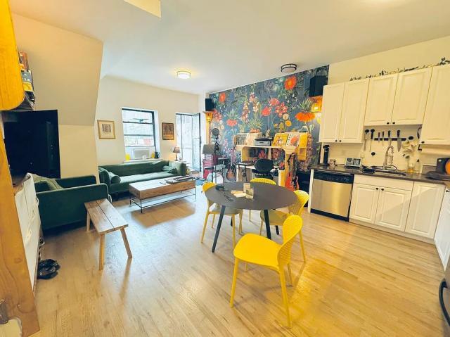 Foto principal - 2 bedroom in BROOKLYN NY 11201