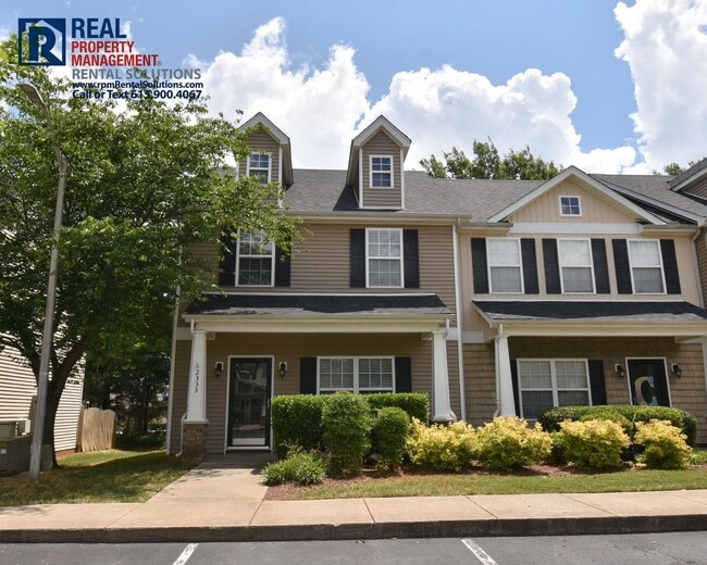 Building Photo - Beautiful 2BR/2.5 BA M'boro end unit townhome!