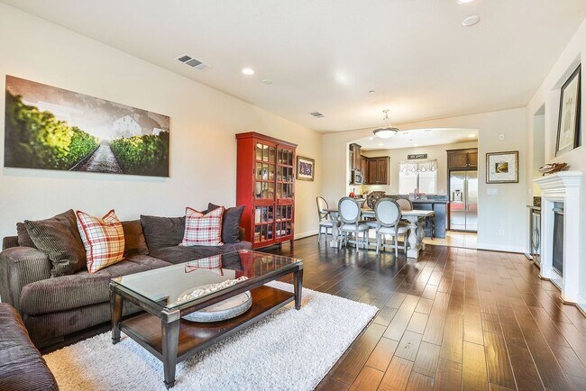 Foto del edificio - Magnificent Mountain View Townhome!