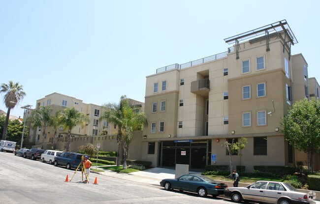 Foto del edificio - Wilshire Courtyard