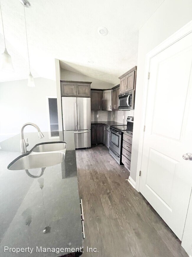 Foto del edificio - 5 br, 3 bath House - 1225 N. 100th St.
