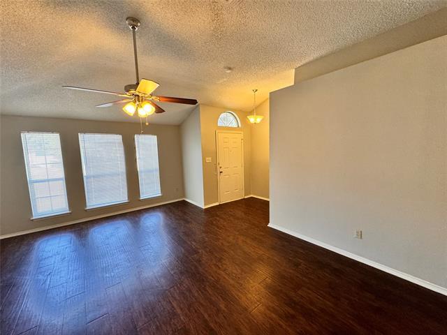 Foto del edificio - 322 Moss Hill Dr