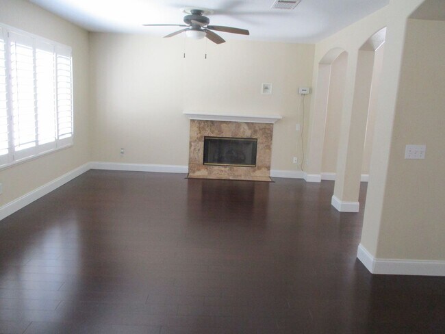Building Photo - Desirable Chula Vista 4 Bdr 3 Bath Beautiful Home