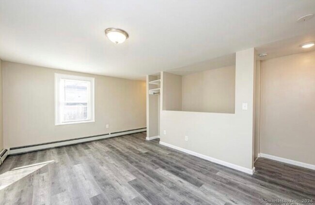 Foto del edificio - 2818 Whitney Ave